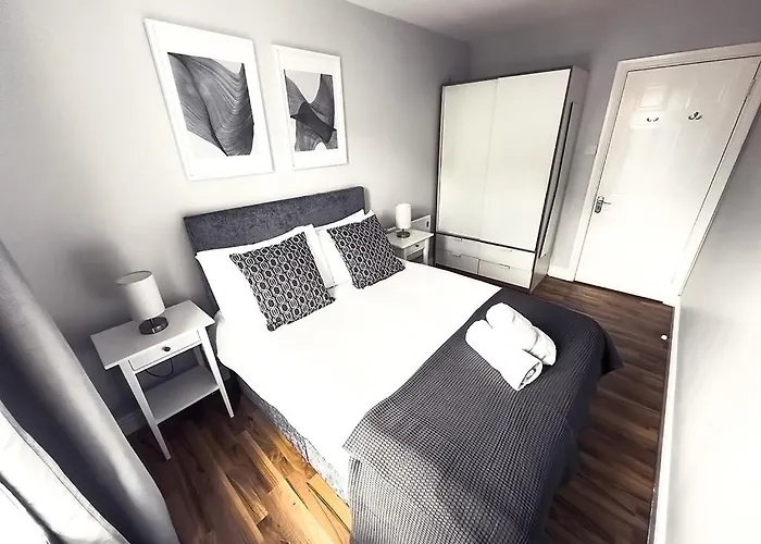 Harbour Square House Apartment