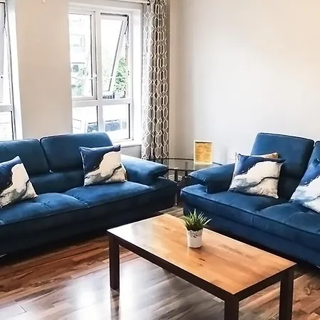 Daire Harbour Square House